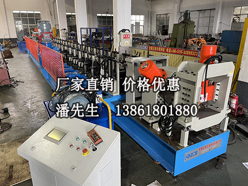 車廂板設(shè)備軋輥的特點